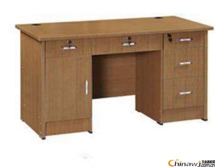 青海木制办公桌哪家好和西宁老板桌