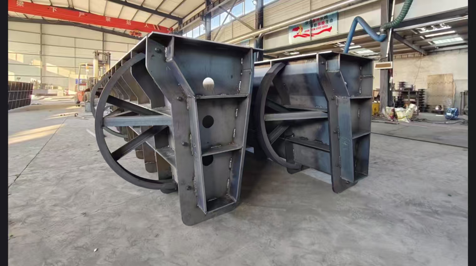 高强度耐用隔离墩钢模具 道路施工必备