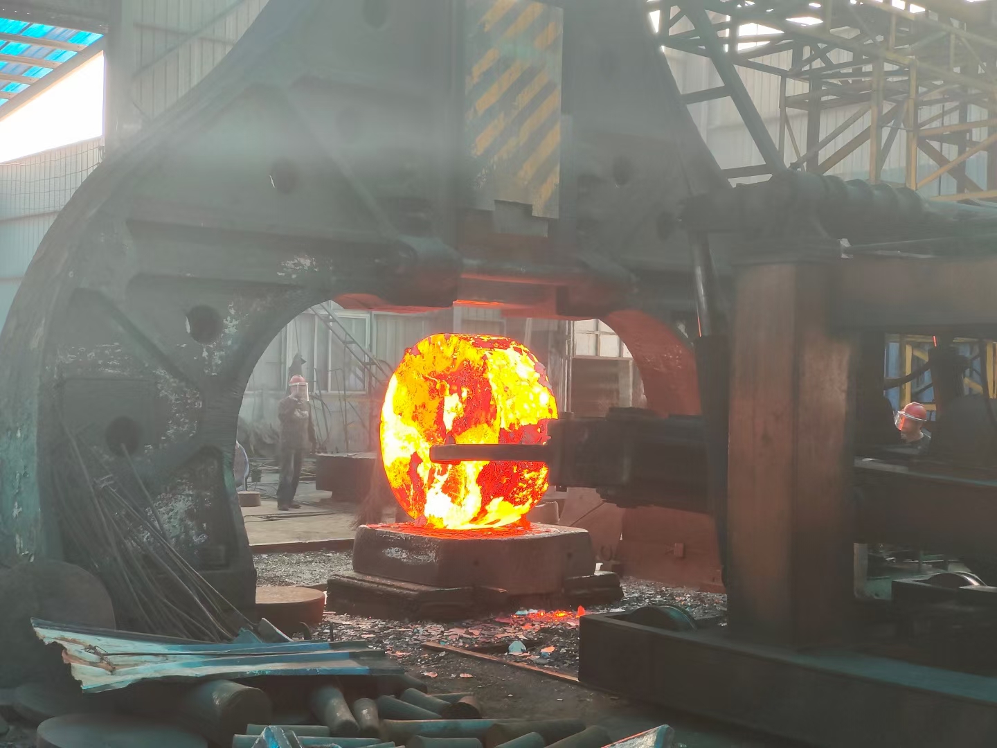 章丘诚信锻造厂生产40CrNiMoA锻件毛坯粗车交货保精加工尺寸