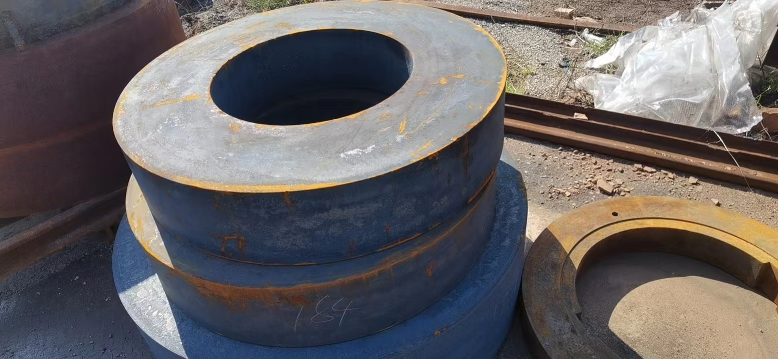 山东锻造30CrMo齿轮轴保证性能和探伤