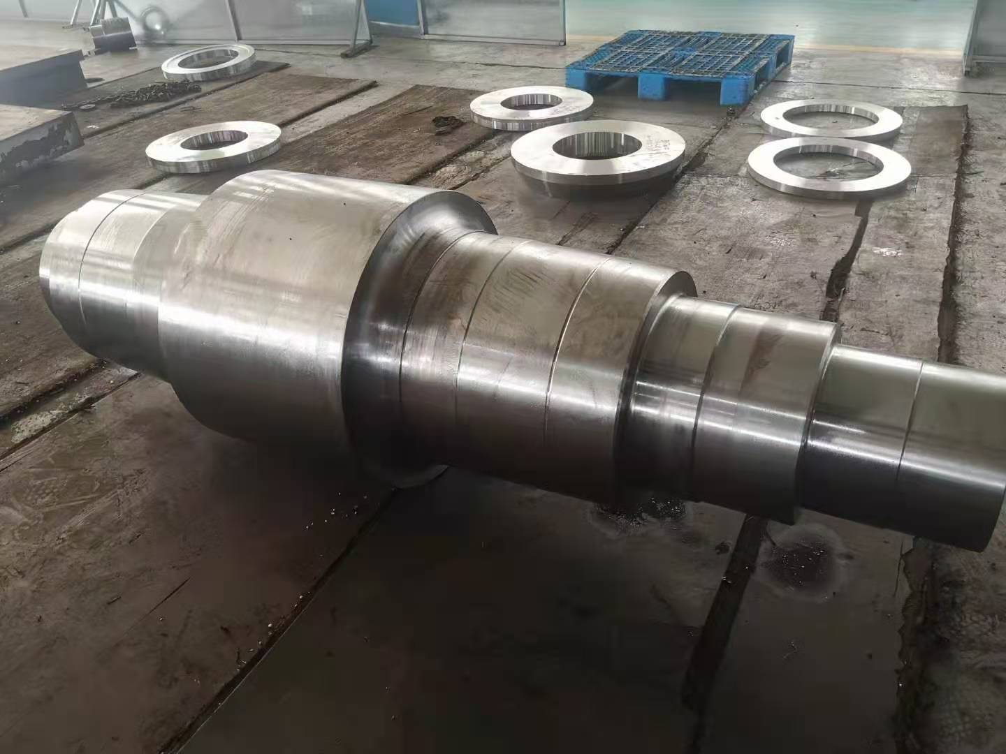 山东锻造40CrMnMo齿轮轴保探伤送货到厂