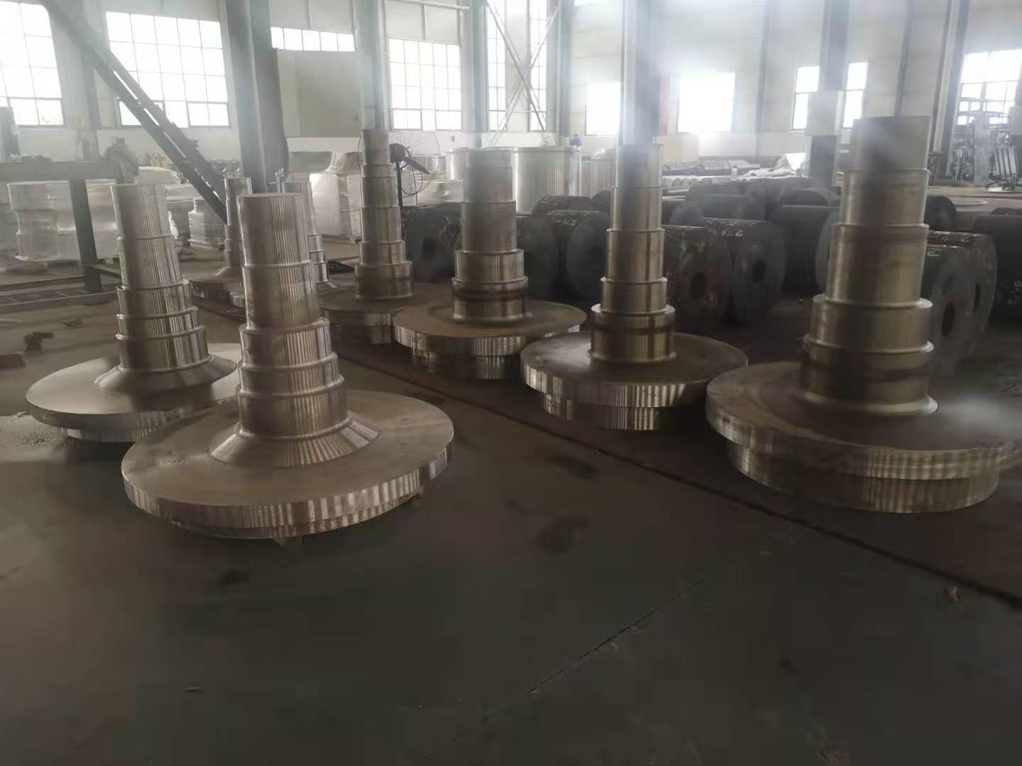 锻打厂直销40CrMnMo齿轮轴锻造厂家直销