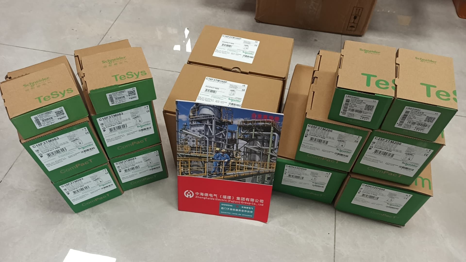 施耐德METSEPM5563 -电能表 PM5563原装现货 当地代理