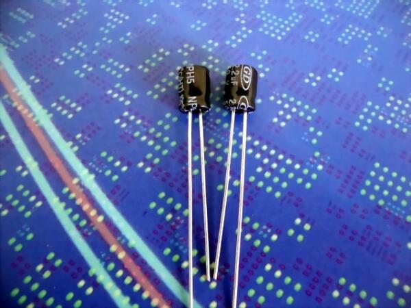 5mm޼ԵNP 2.2UF50V 4X5