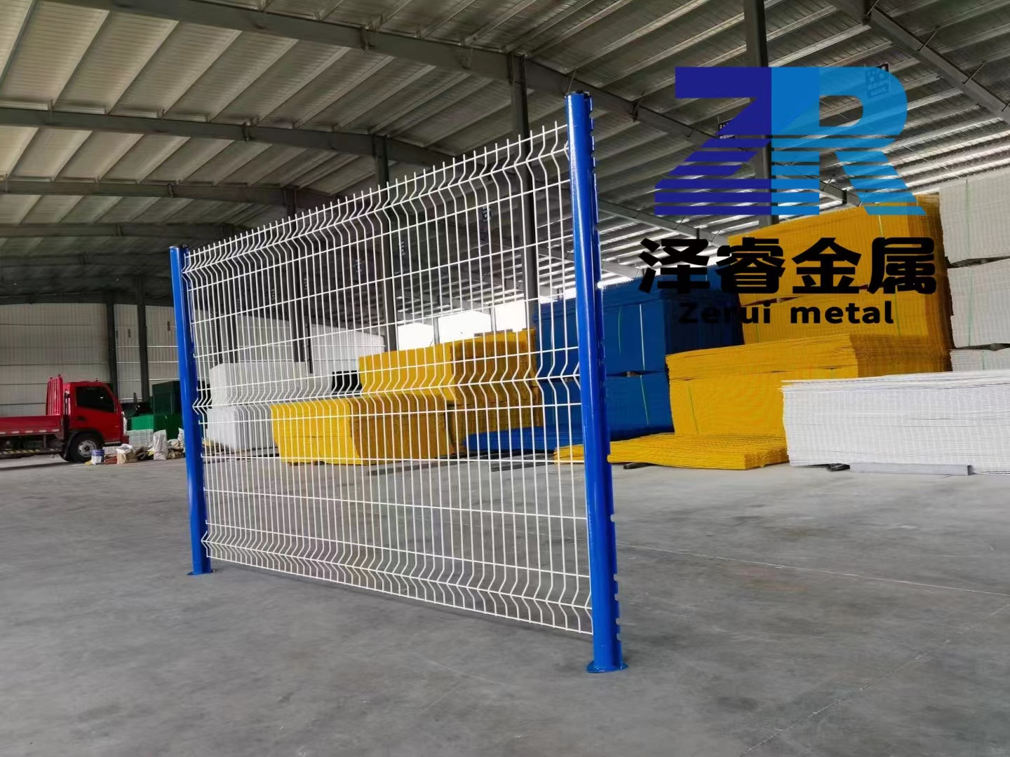 湖南泽睿三折弯护栏、景区防护网、桃型护栏网