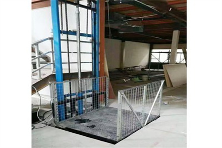 12米单轨道升降货梯市场报价