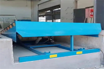 码头集装箱卸货登车桥怎样