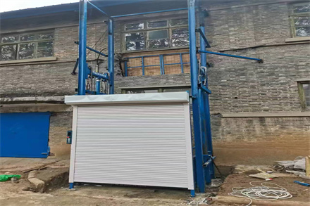 四层12米导轨式升降货梯价格行情