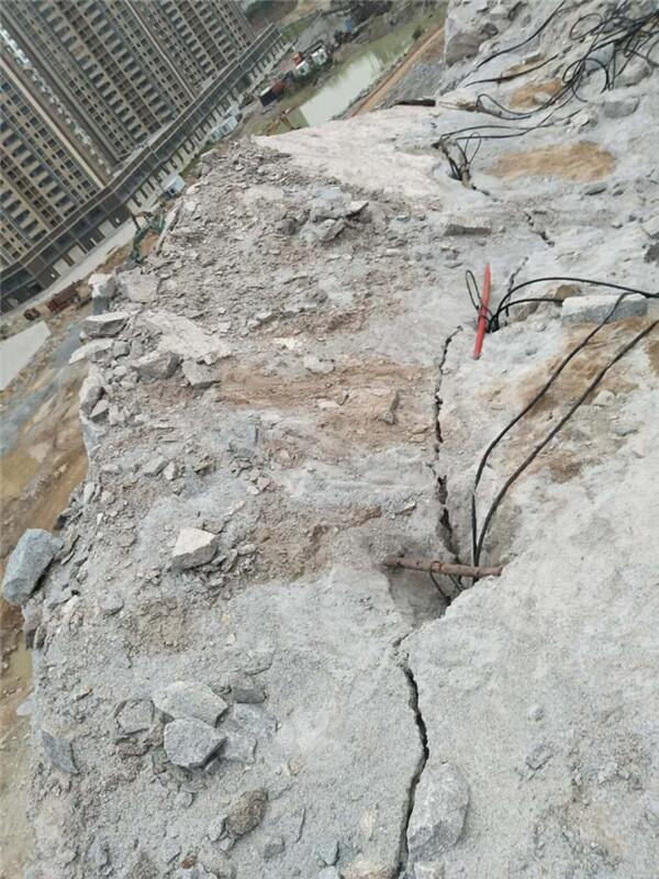 青石快速开裂机劈裂机四川资阳液压柱塞破裂棒