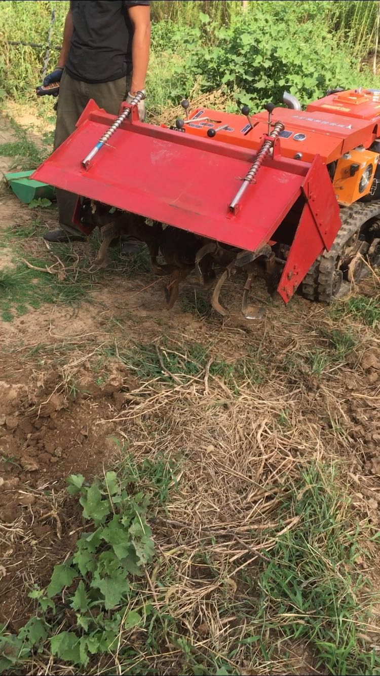 新闻:阜阳履带开沟施肥机厂家批发