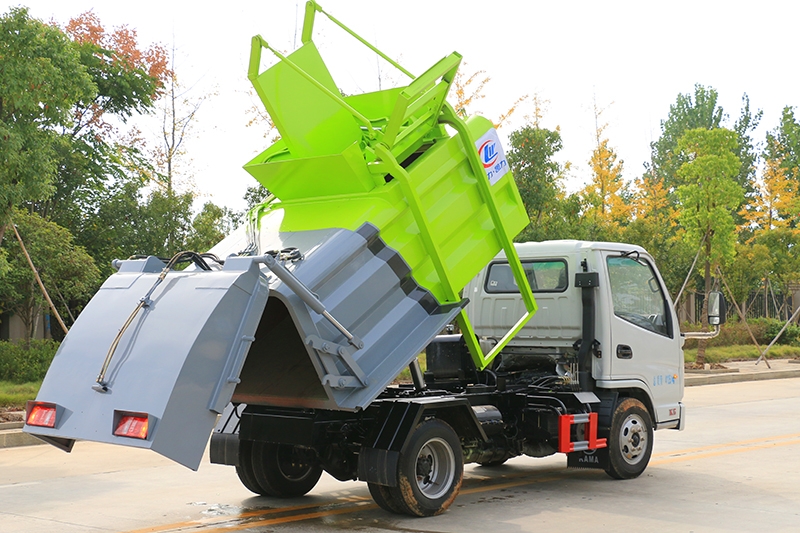 小型餐厨垃圾车(3-5方)_餐厨垃圾车今日报价 _餐厨垃圾车箱体材质优势