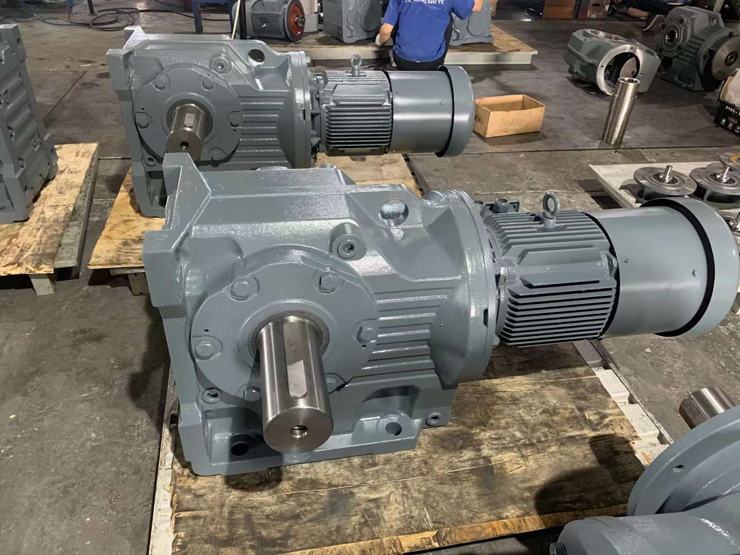 SA77-Y4-NA25-M4变频电机减速机TKAZ128TR78