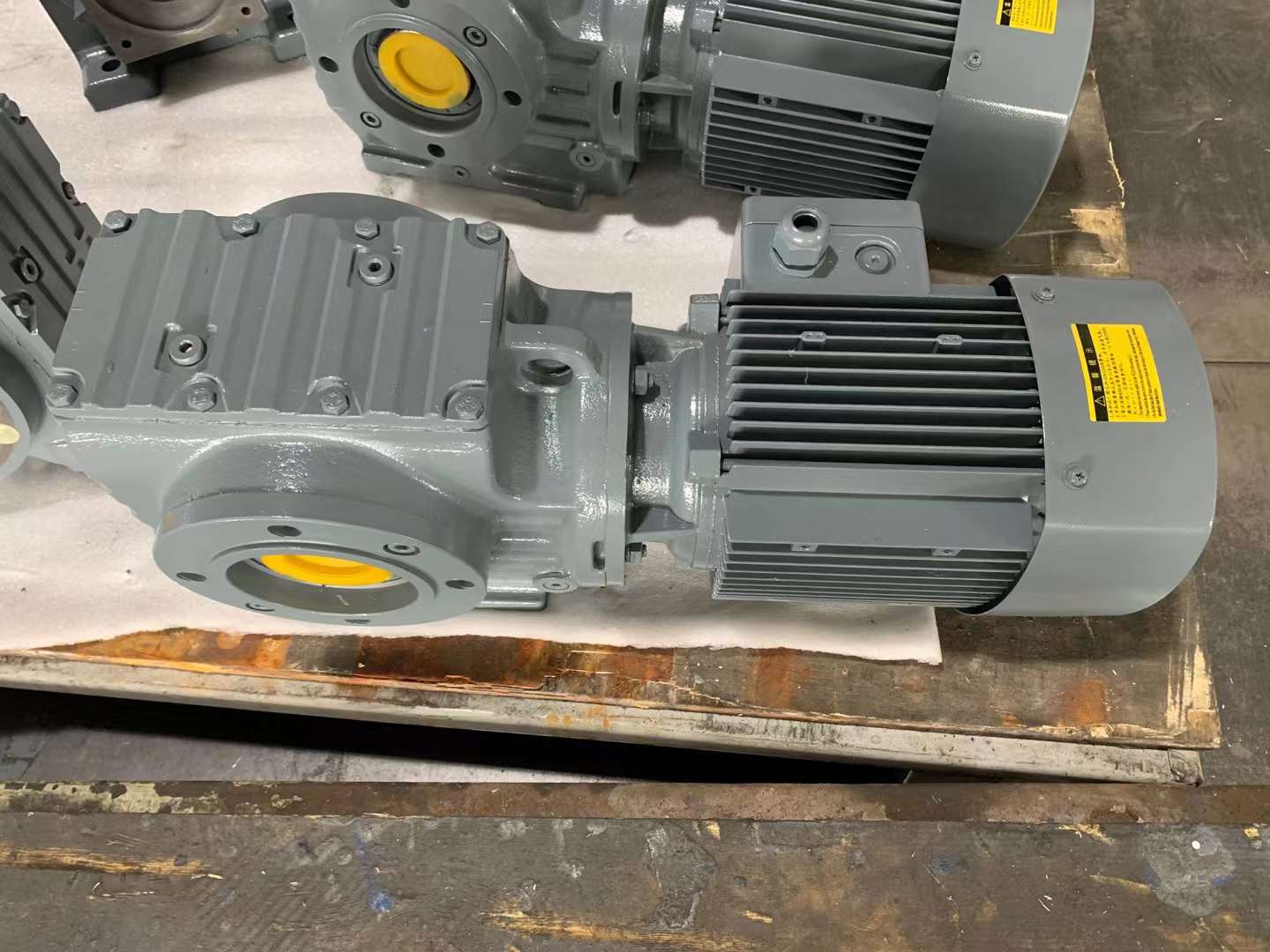 SAT57-Y1.5KW-32.88直轴减速机TRS98