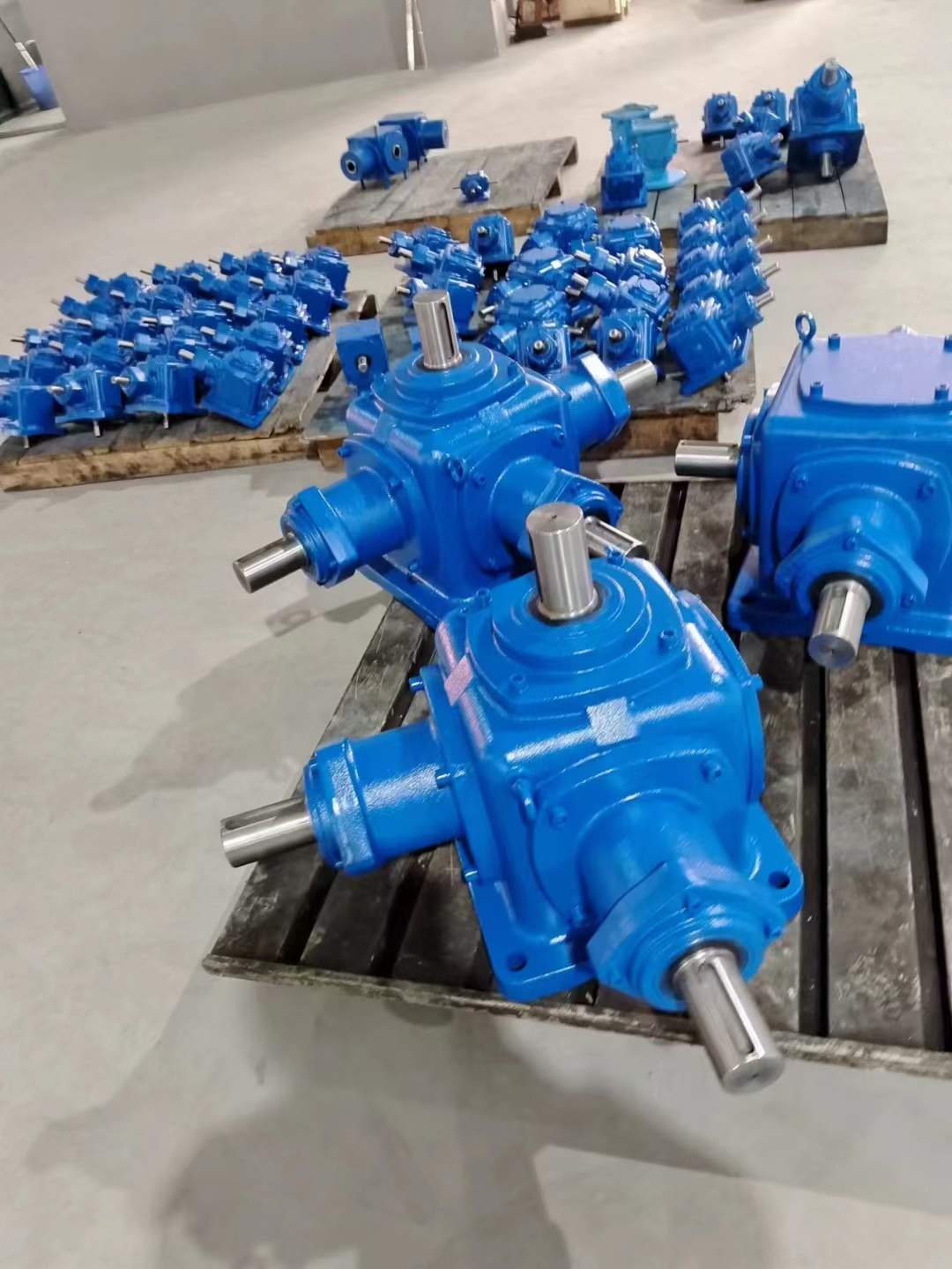 FAF77-YVP2.2-28.59齿轮减速器TKAZ88TR58