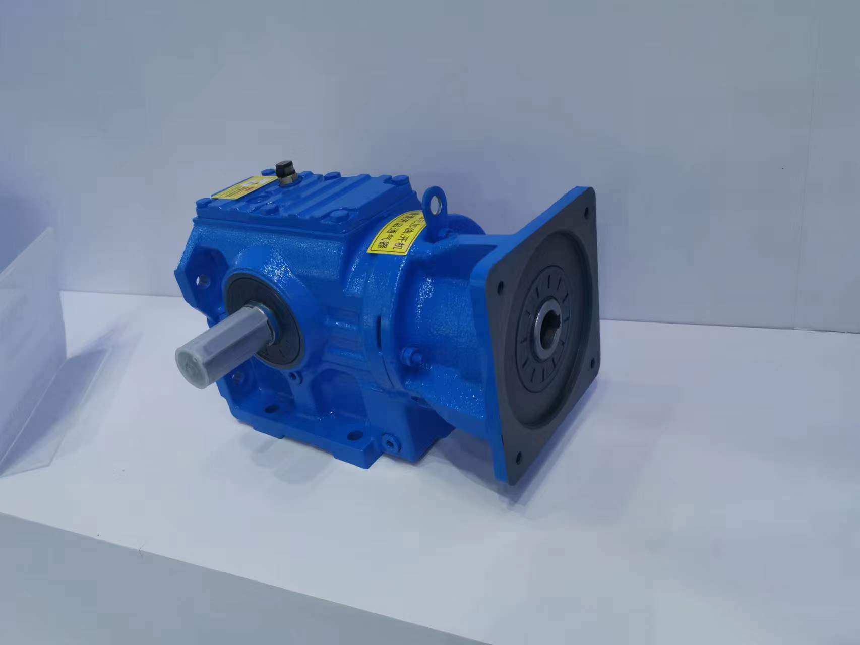 R137R77-1090-M1B2HH3