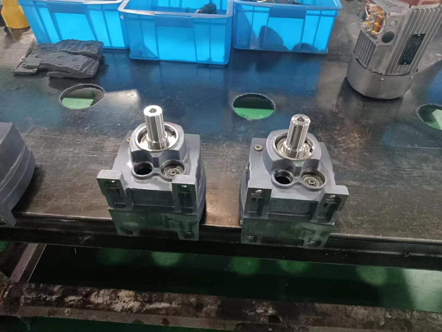 R97-Y7.5KW-37.08M4ٻPX115-070-S2