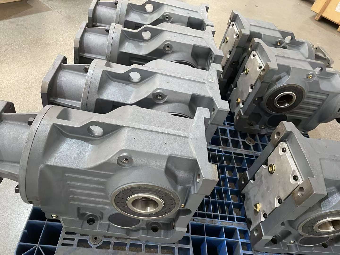 B3SV12-NA21空心轴减速机TRXF128