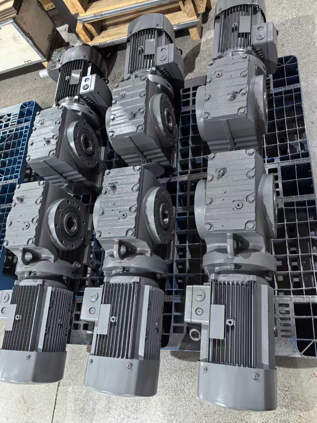 SA77-Y4-NA25-M4变频电机减速机TKAZ128TR78