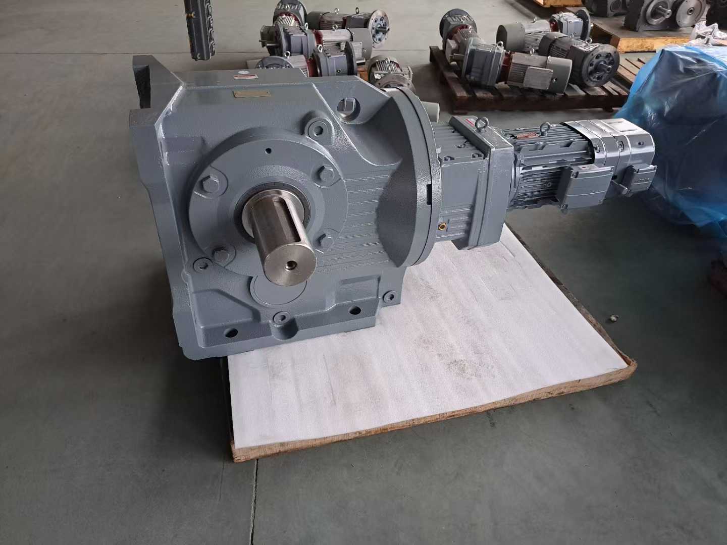 KAB127-Y30KW-NA25-M1搅拌减速机M4PHF30