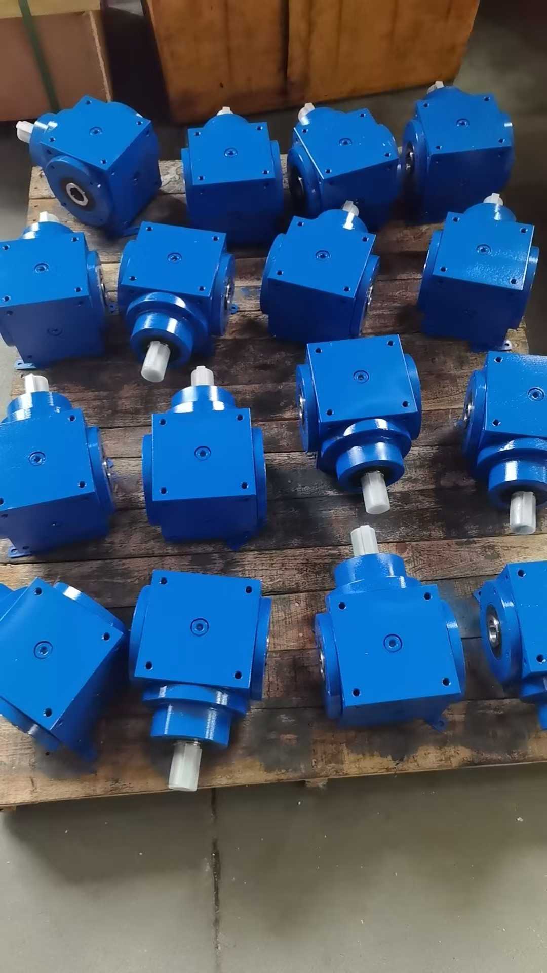 FAF77-YVP2.2-28.59齿轮减速器TKAZ88TR58