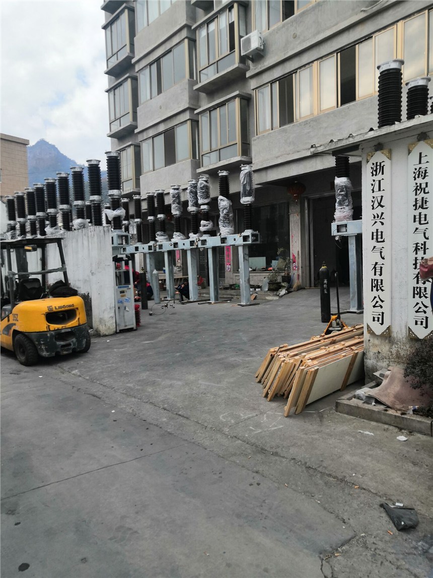 LW30-66-72.5/2500-31.5·ף